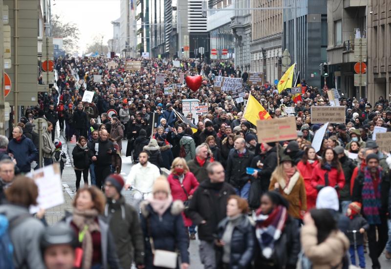 Prosvjed u Belgiji  - Stotine ljudi na prosvjedu  protiv ograničenja COVID-19